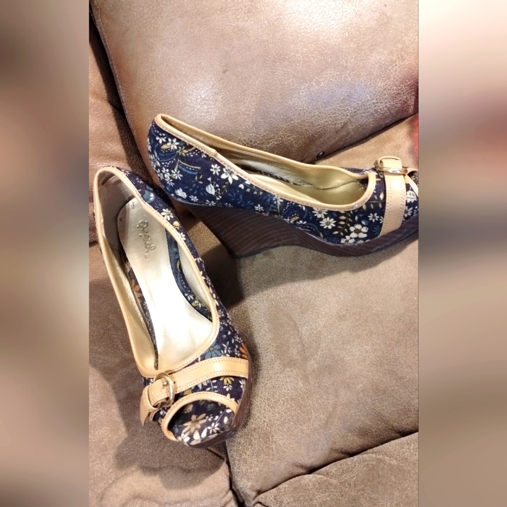 Women's wedge heels